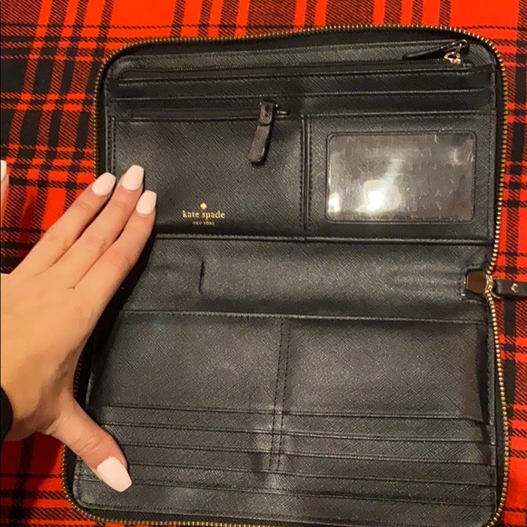 🛑SOLD🛑 Kate spade wallet - Picture 3 of 10